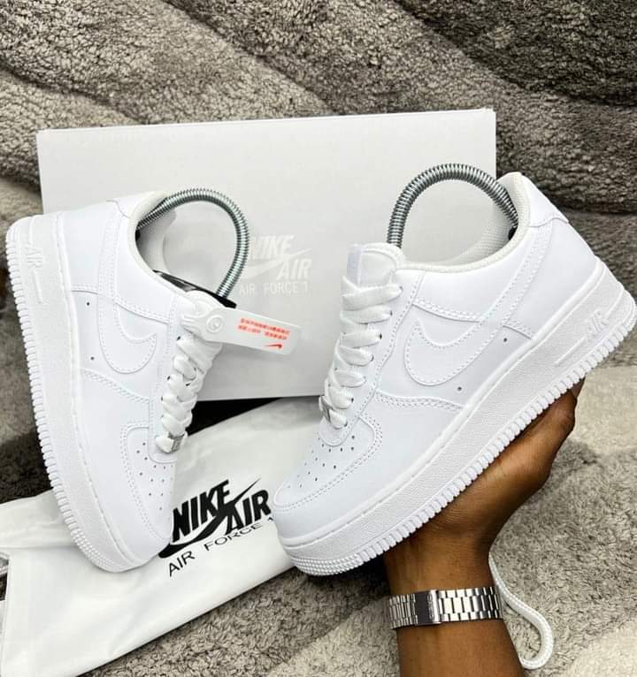 NIKE FORCE ONE 1.1